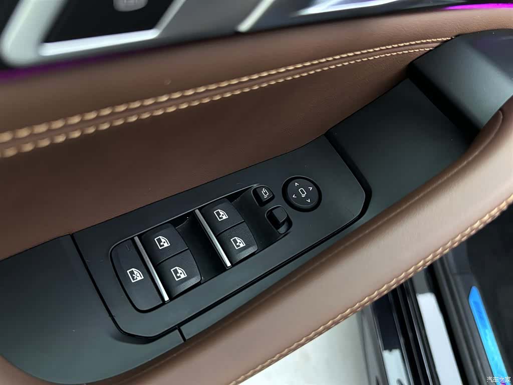 BMW X6, 2025 27