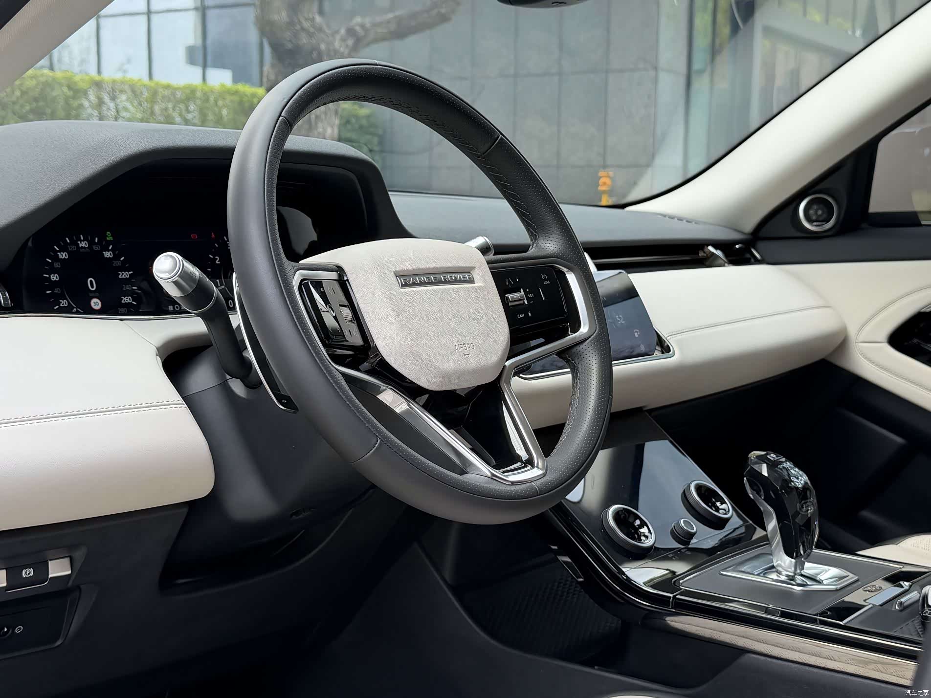 Land Rover Range Rover, 2022 15