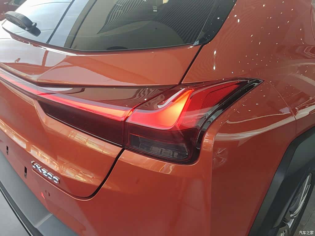 Lexus UX, 2020 8