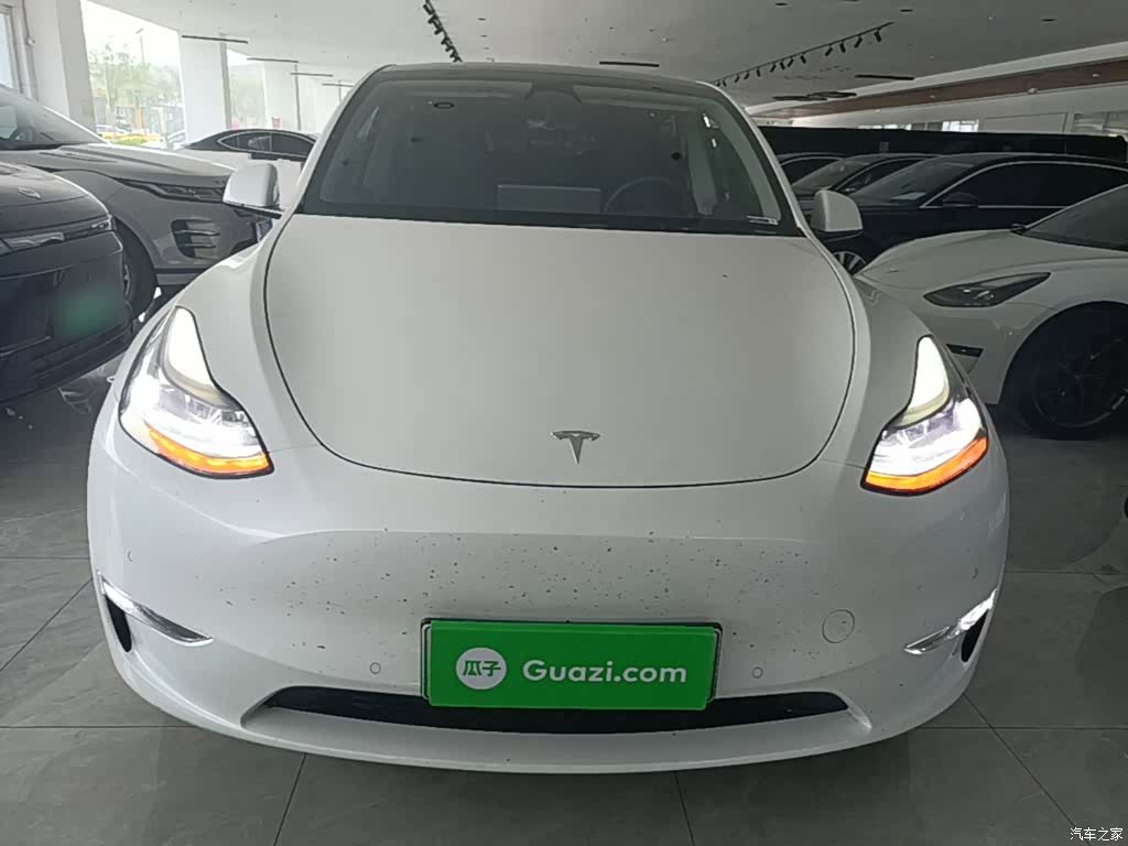 Tesla Model Y, 2023 3