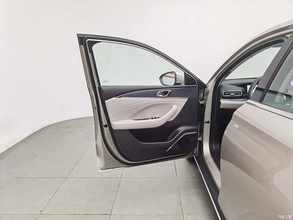 Geely 6, 2025 8