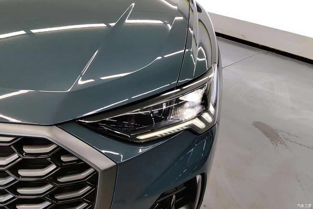 Audi Q3, 2023 все фото