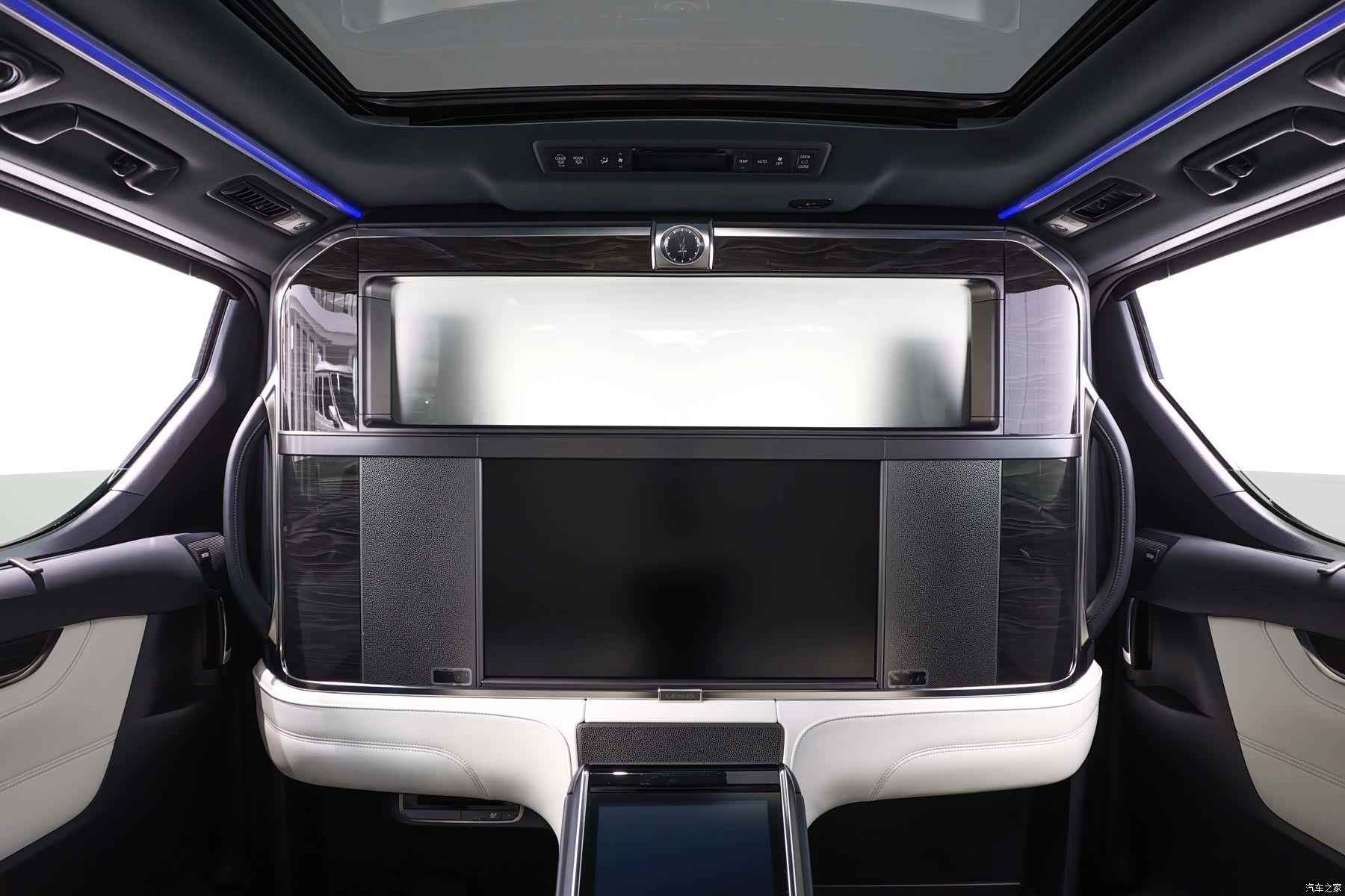 Lexus LM, 2022 17
