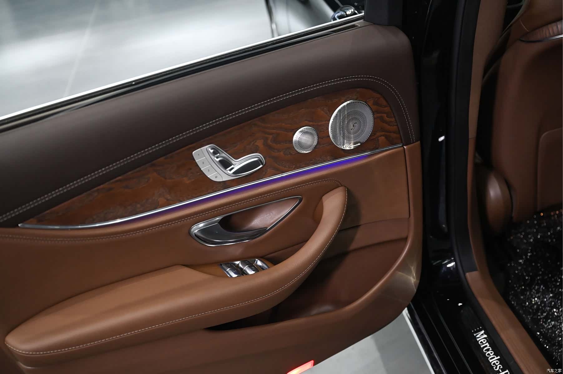 Mercedes-Benz E-Class, 2022 13