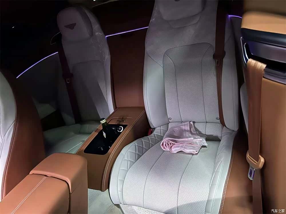 Bentley Continental GT, 2022 9