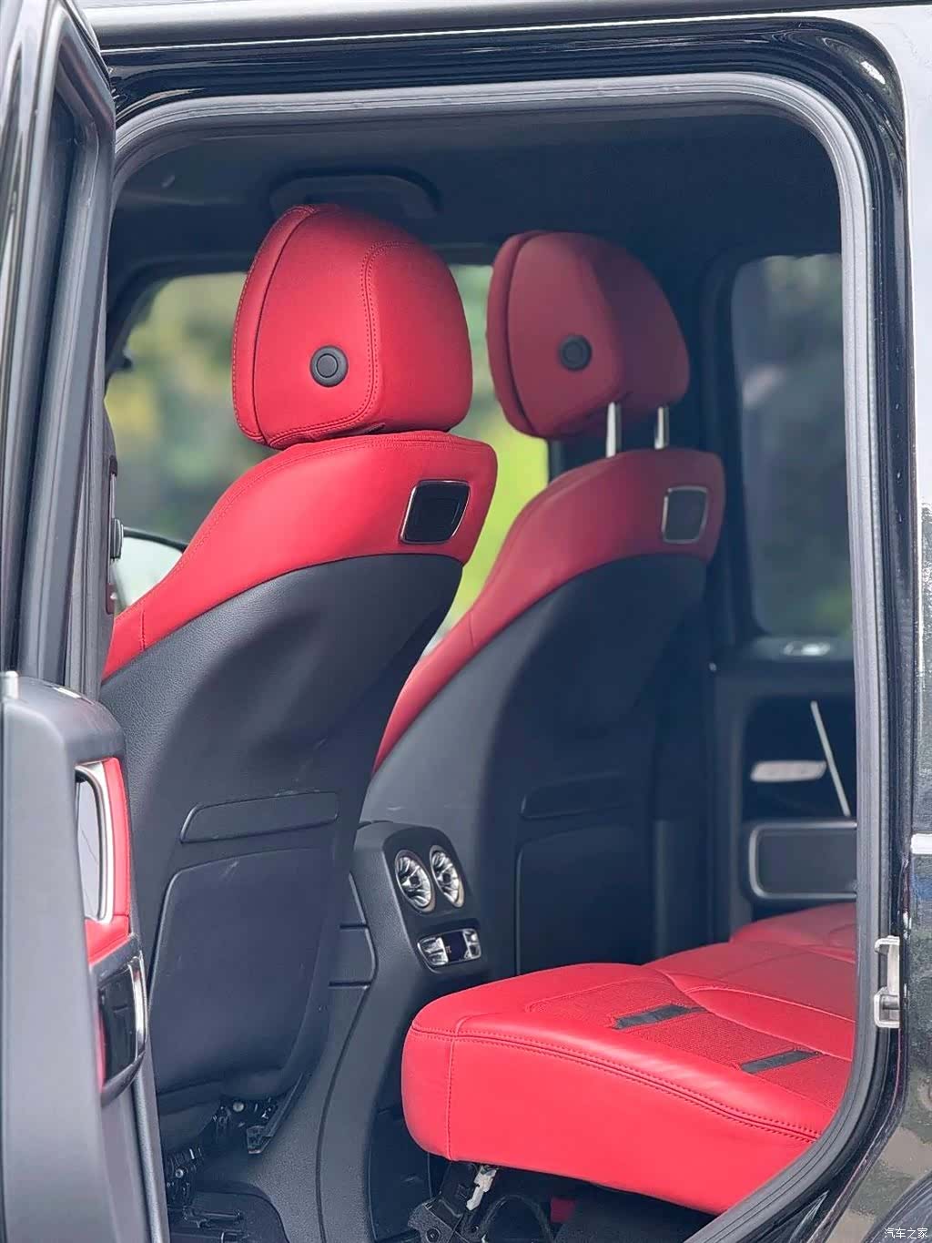 Mercedes-Benz G-Class, 2024 17