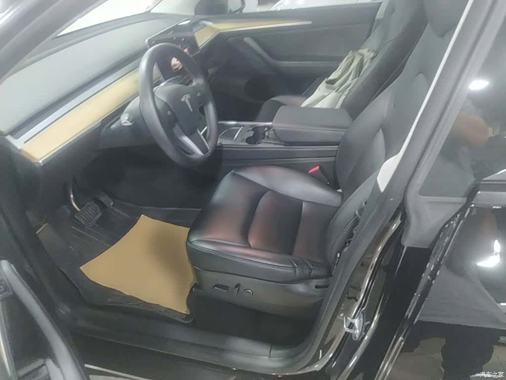 Tesla Model Y, 2022 15