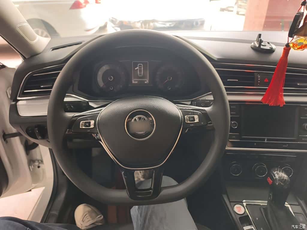 Volkswagen Lamando, 2019 11