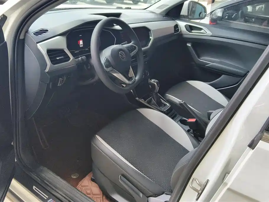 Volkswagen Exploring the shadow