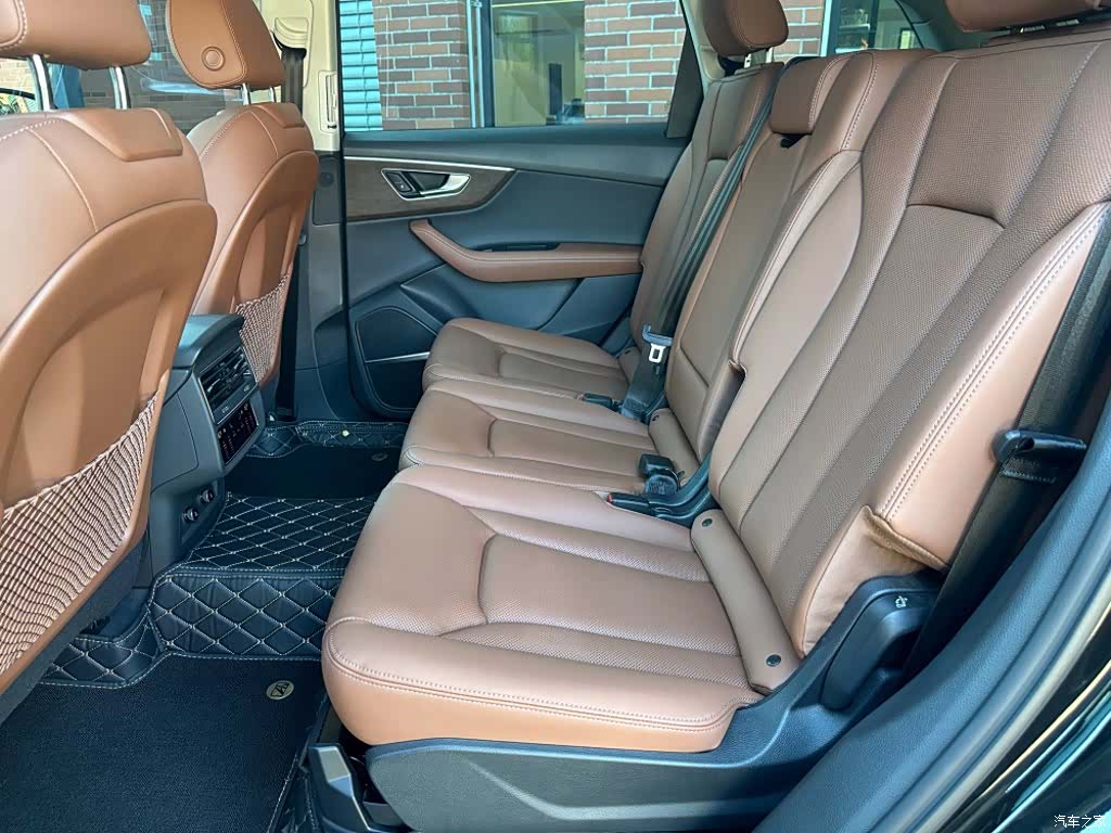 Audi Q7, 2026 8