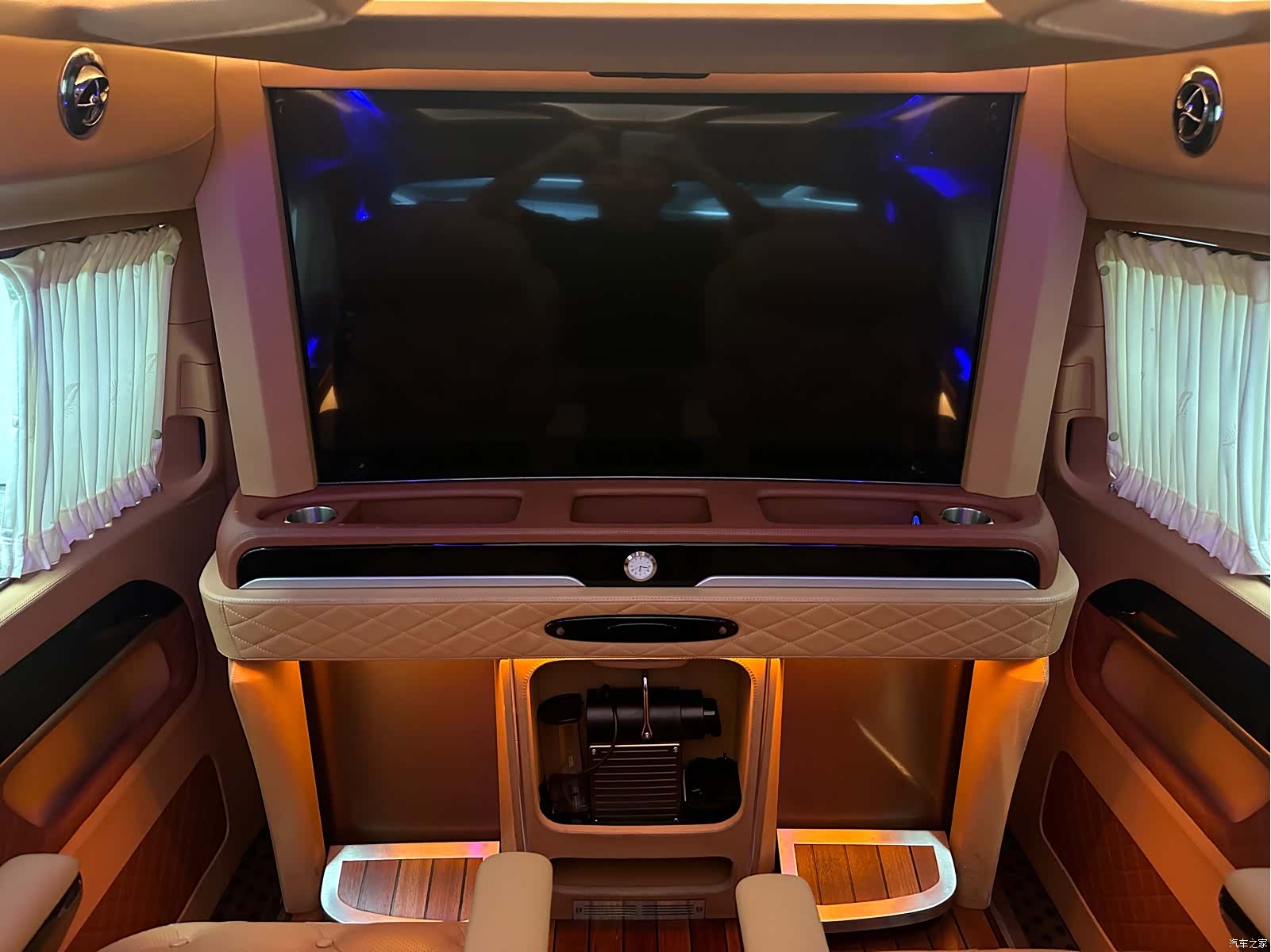 Mercedes-Benz V-Class, 2019 15