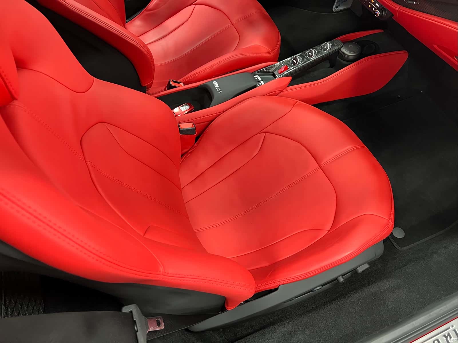 Ferrari F8, 2023 35