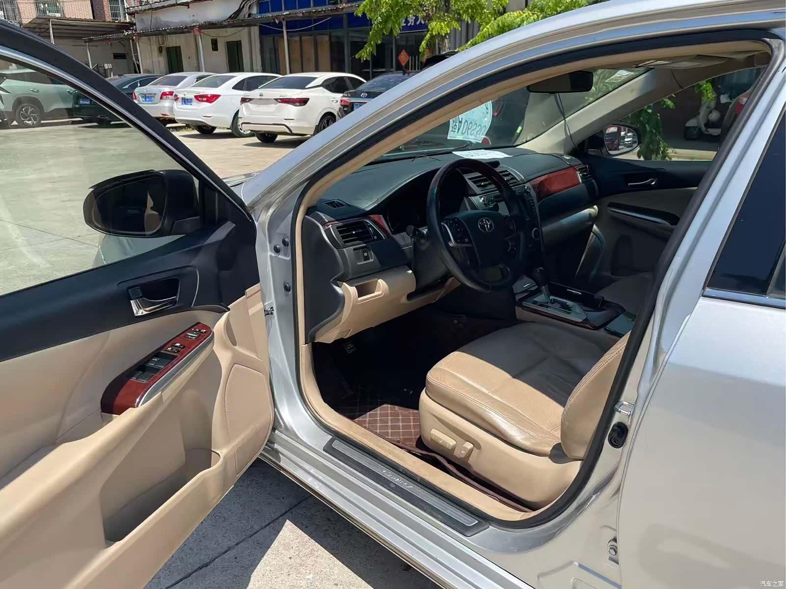 Toyota Camry, 2012 3