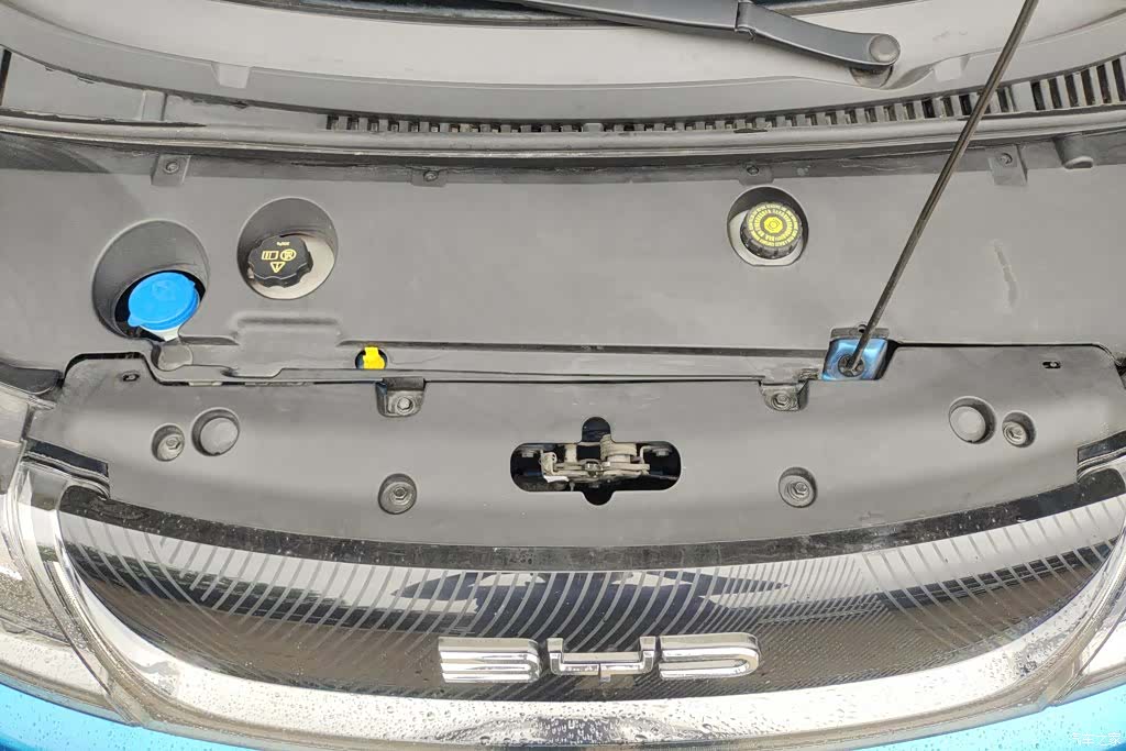 BYD Dolphin, 2022 10