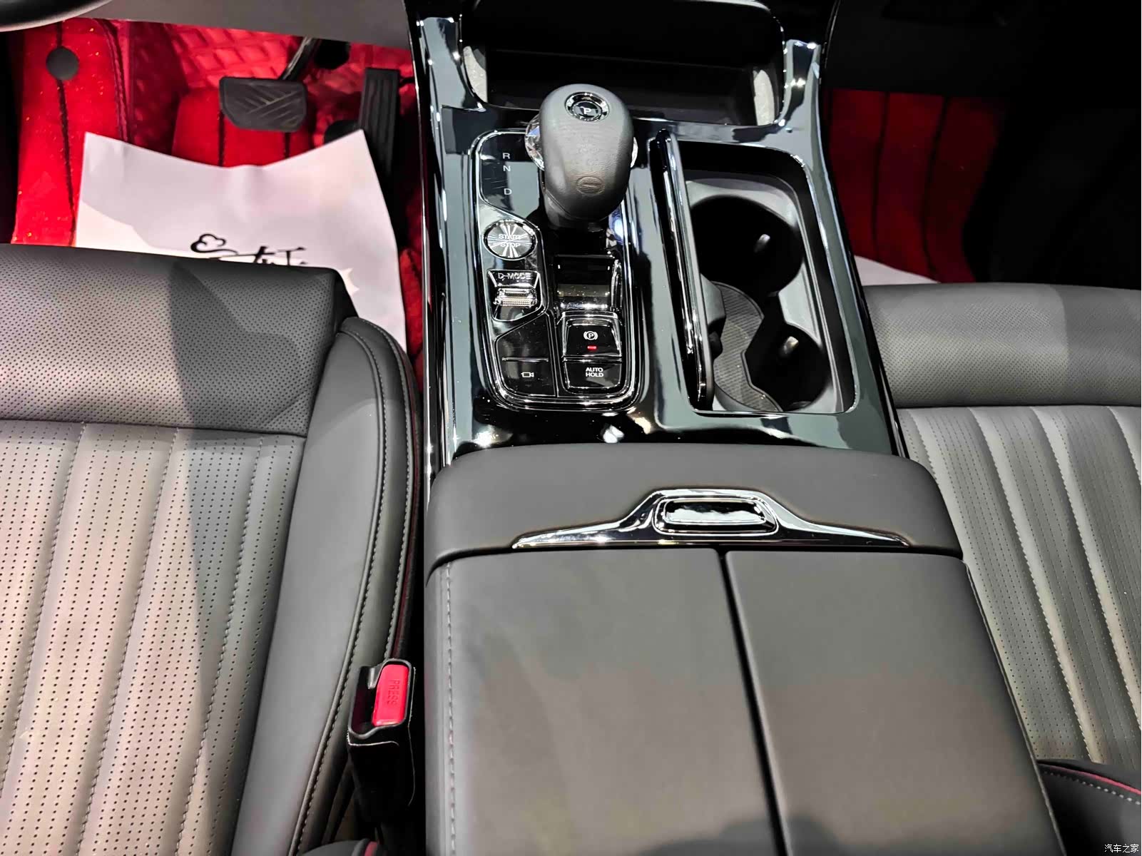 Trumpchi M8, 2023 11