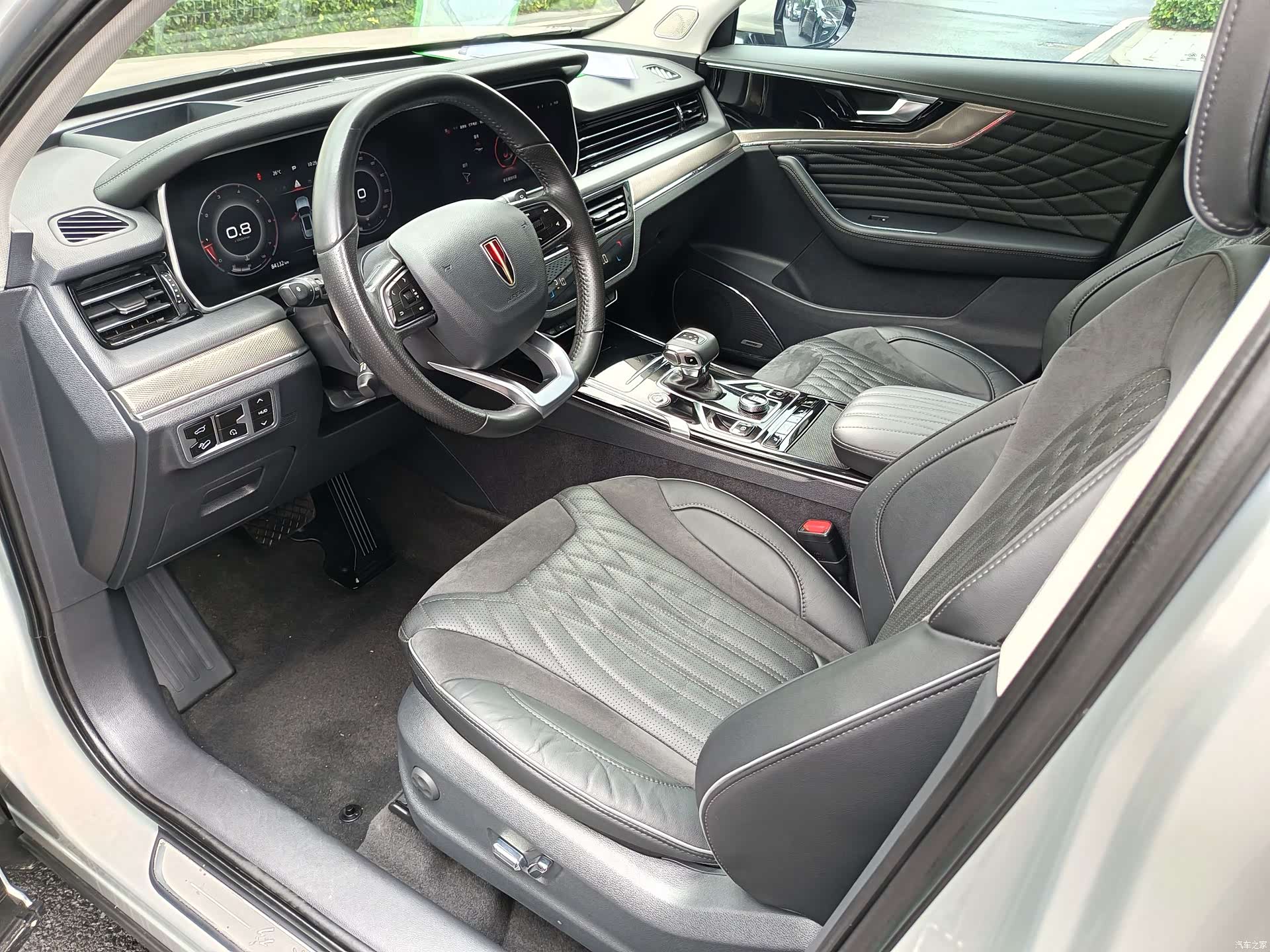 Hongqi HS5, 2022 12