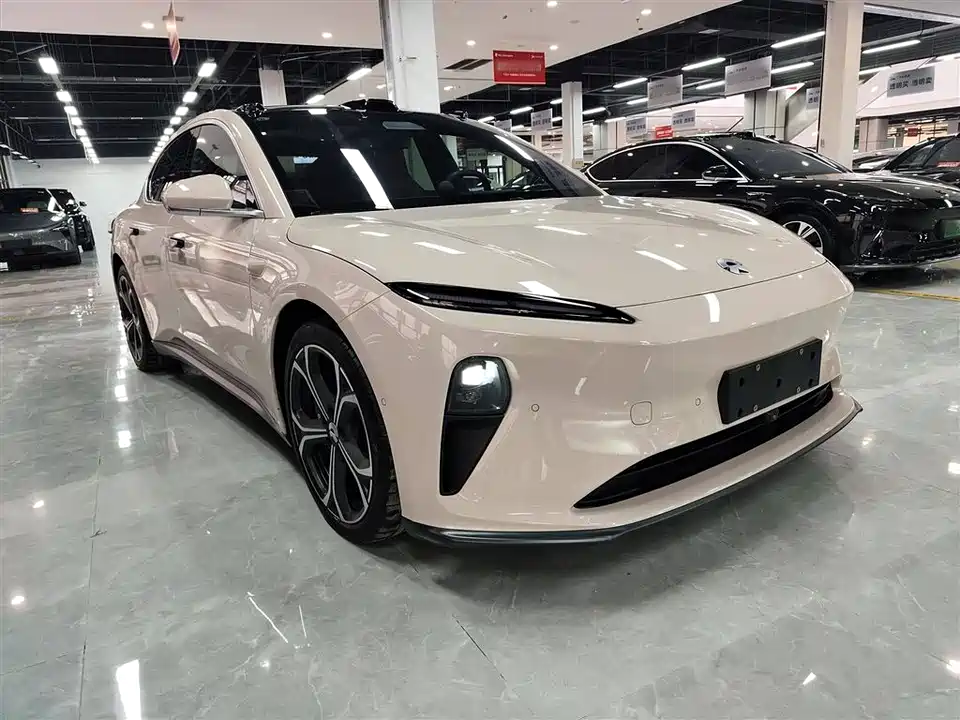 NIO ET5