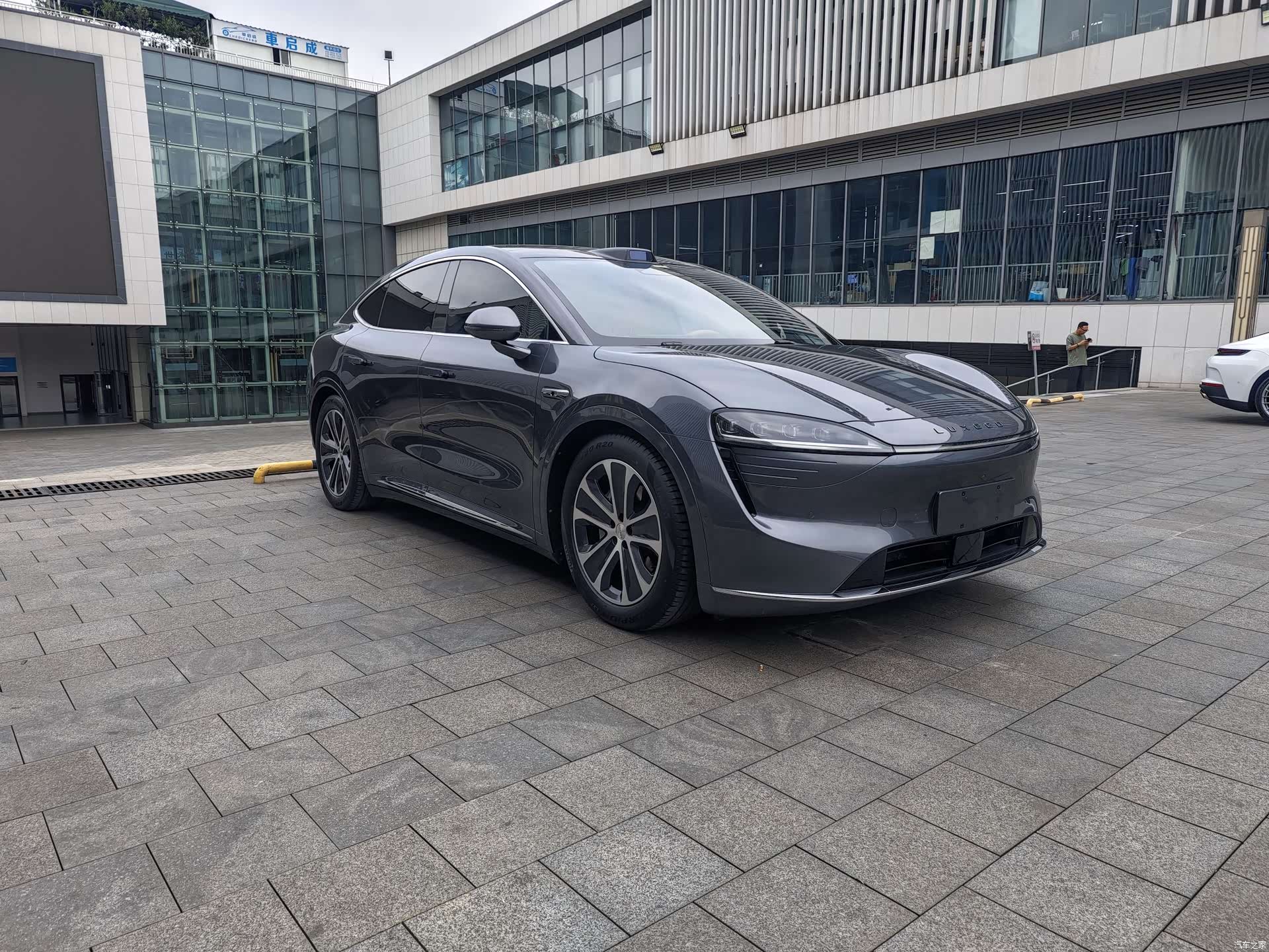 Luxeed R7, 2024 2