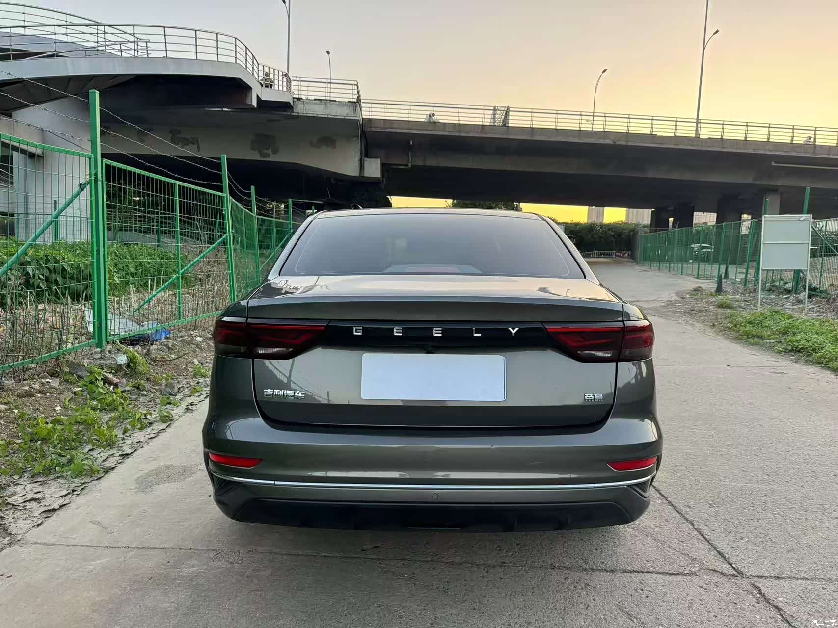 Geely Emgrand, 2023 все фото