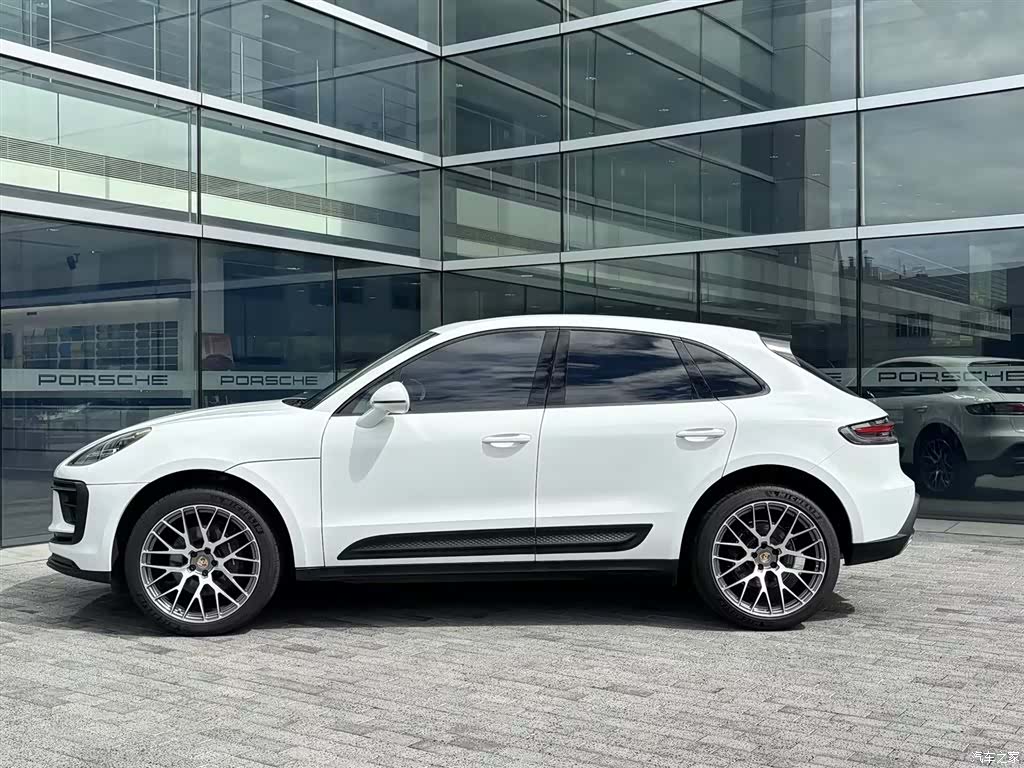 Porsche Macan, 2023 все фото
