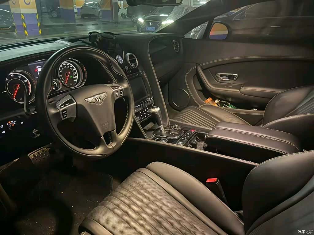 Bentley Continental GT, 2017 все фото