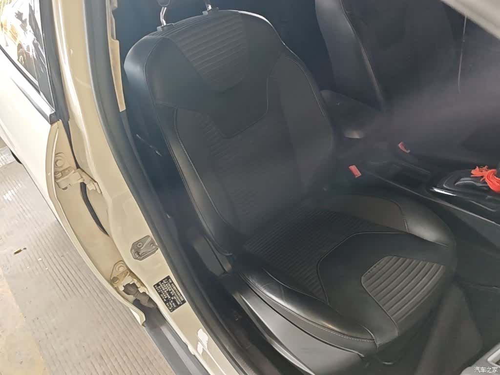 Ford Focus, 2015 25