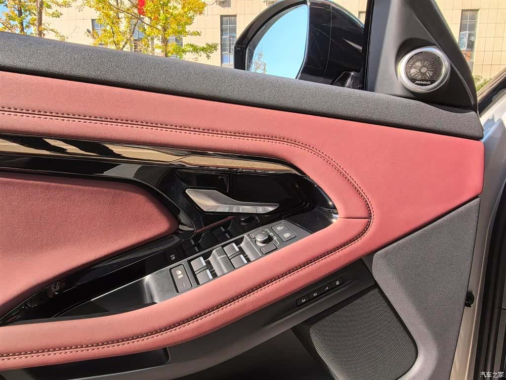 Land Rover Range Rover, 2025 12