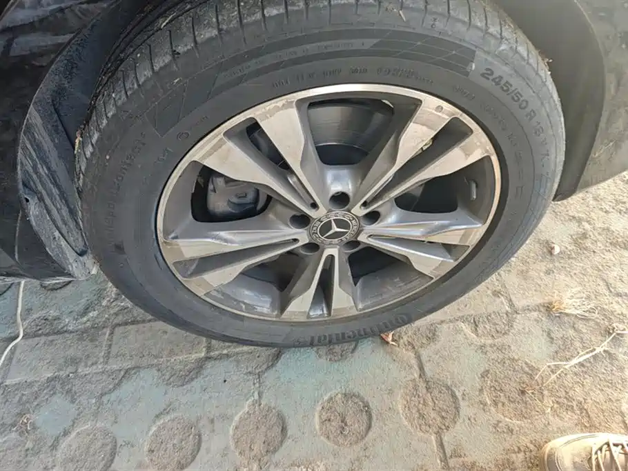 Mercedes-Benz V-class