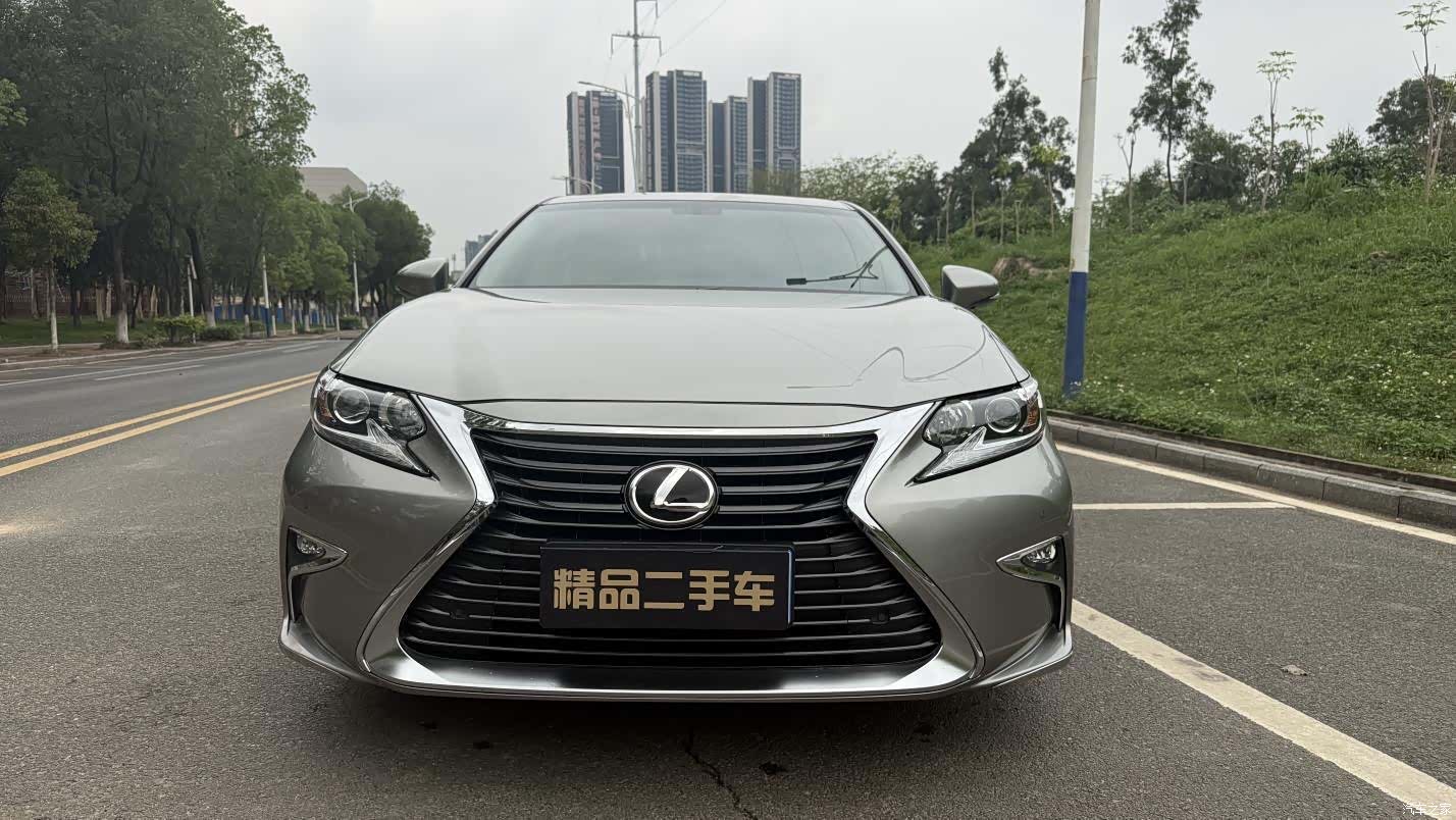 Lexus ES, 2016 3