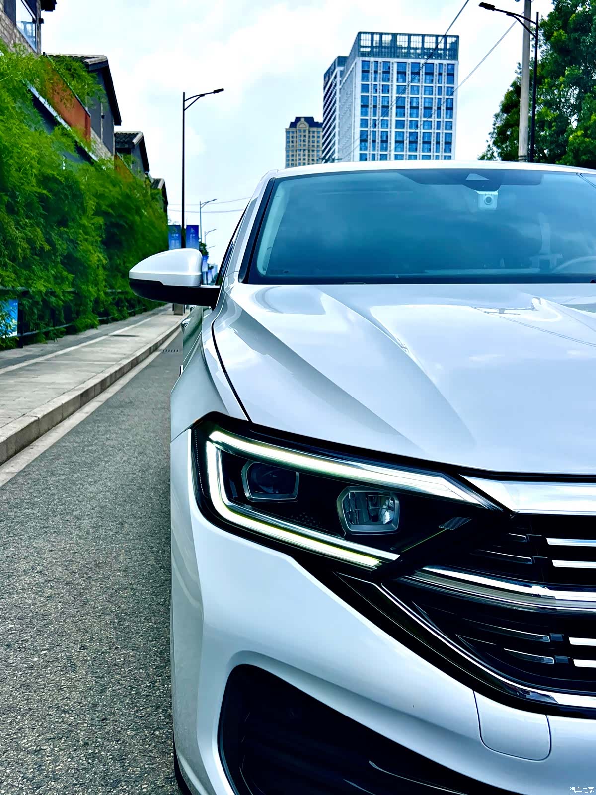 Volkswagen Sagitar, 2023 4