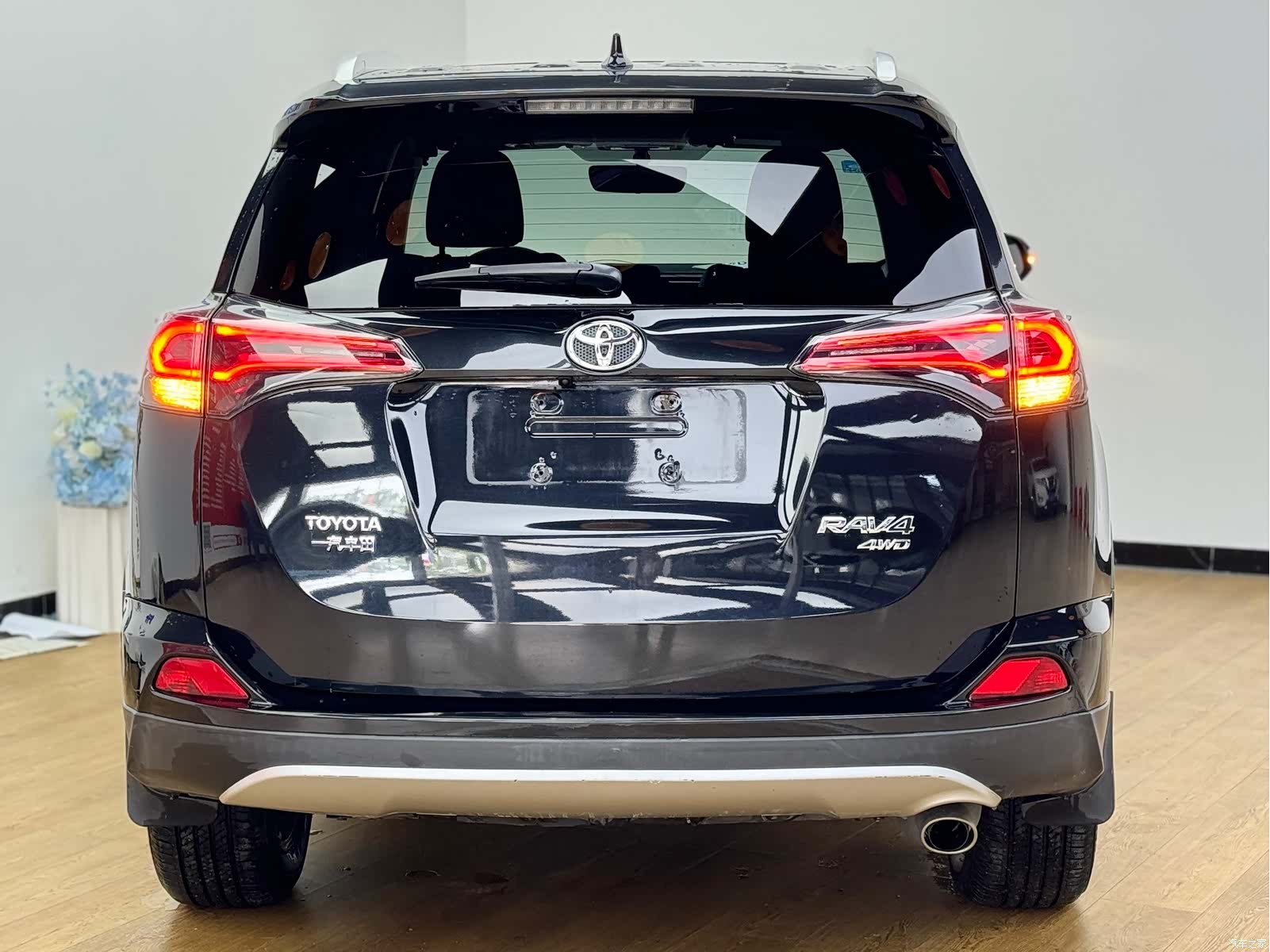 Toyota RAV4, 2016 все фото