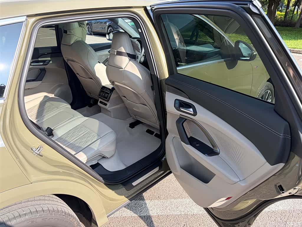 Audi Q5L, 2026 25
