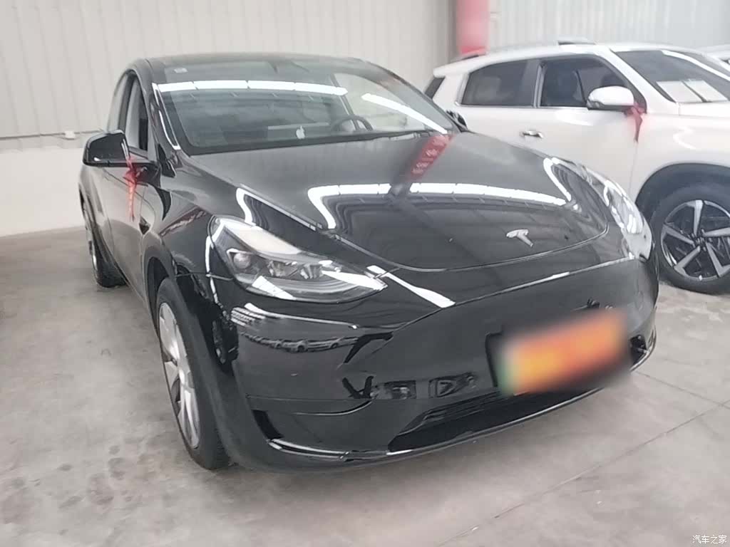 Tesla Model Y, 2023 4