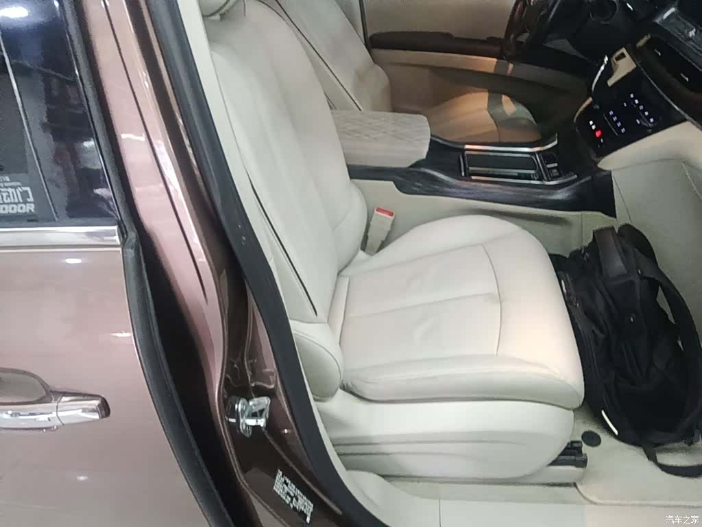 Buick GL8, 2020 25