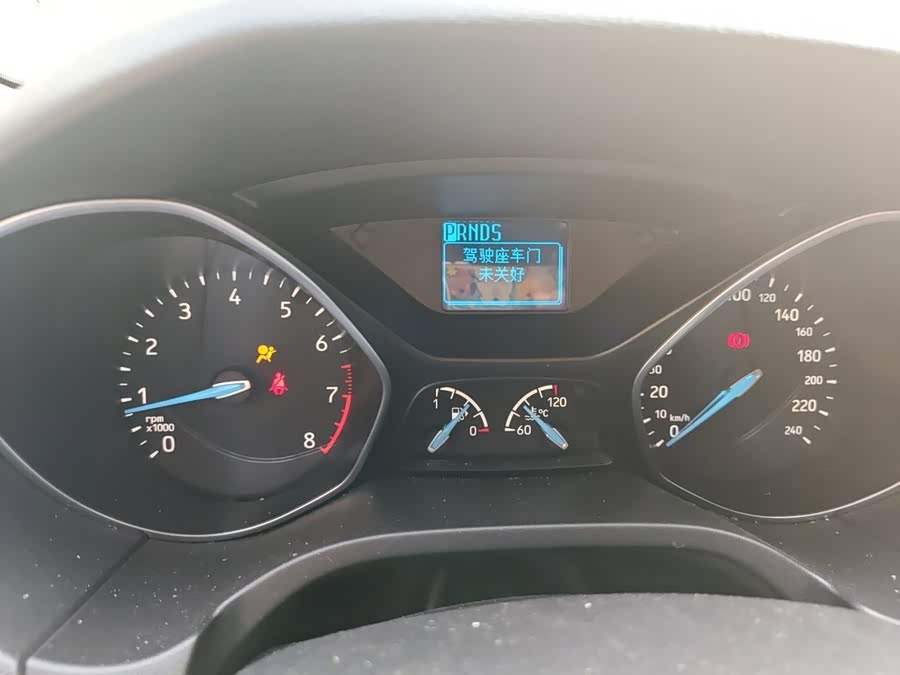 Ford Focus 2018, фото 12