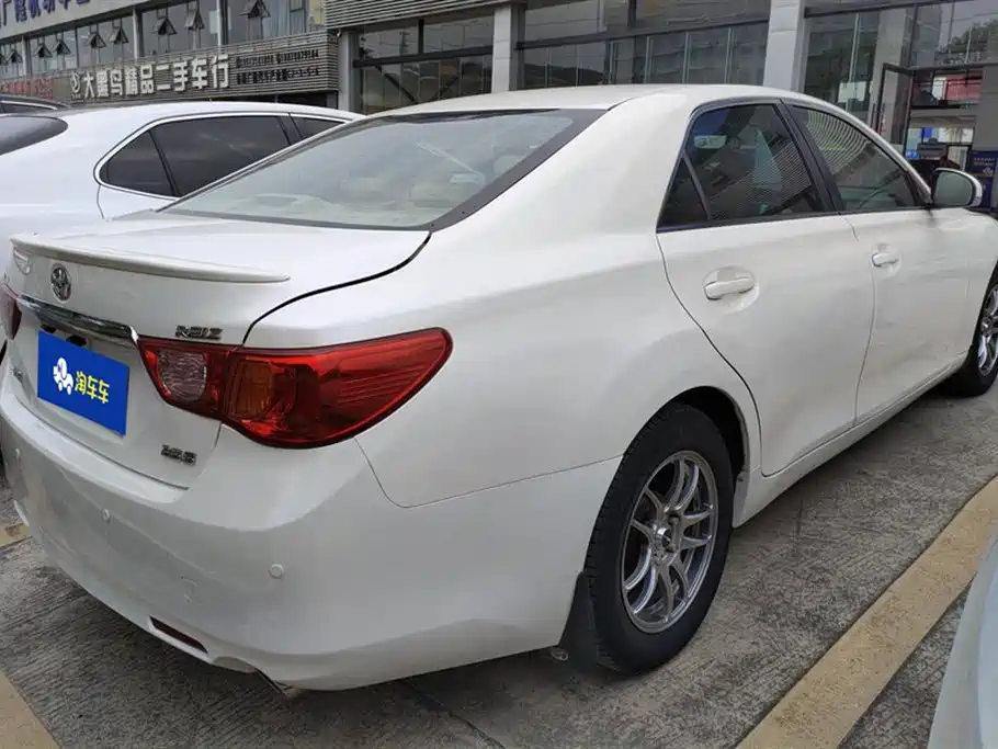 Toyota Reiz