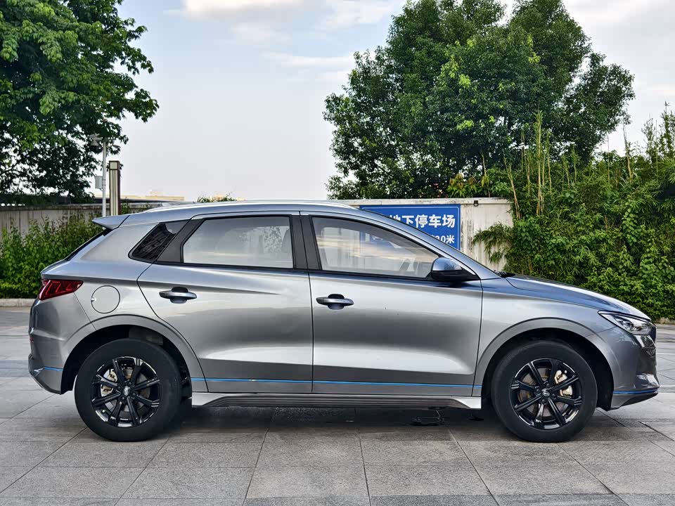 BYD e2