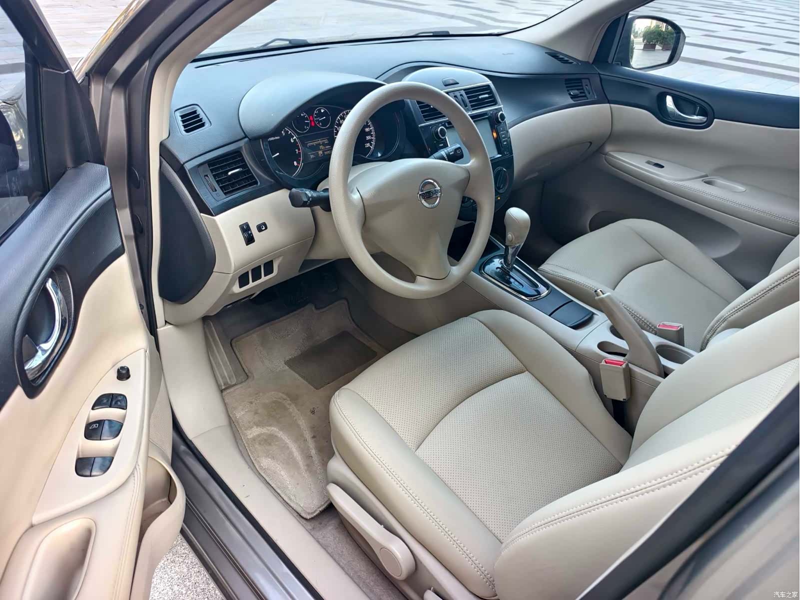 Nissan Tiida, 2012 11