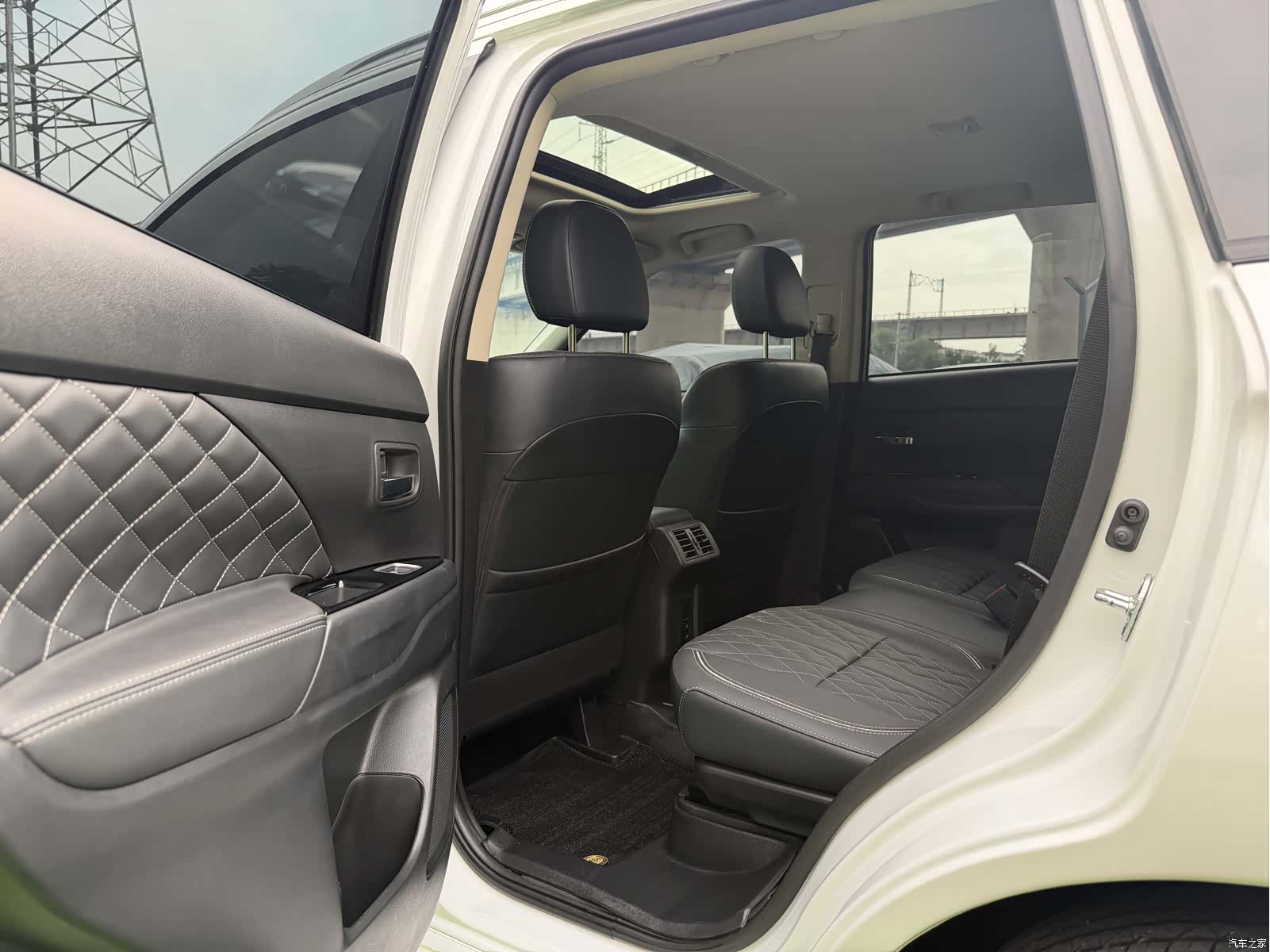 Mitsubishi Outlander, 2022 9