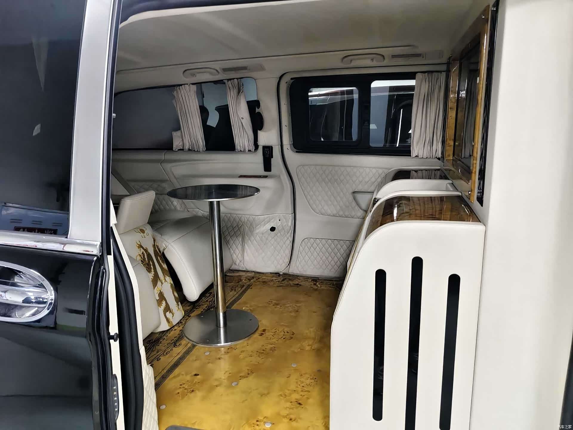 Mercedes-Benz VI, 2019 4