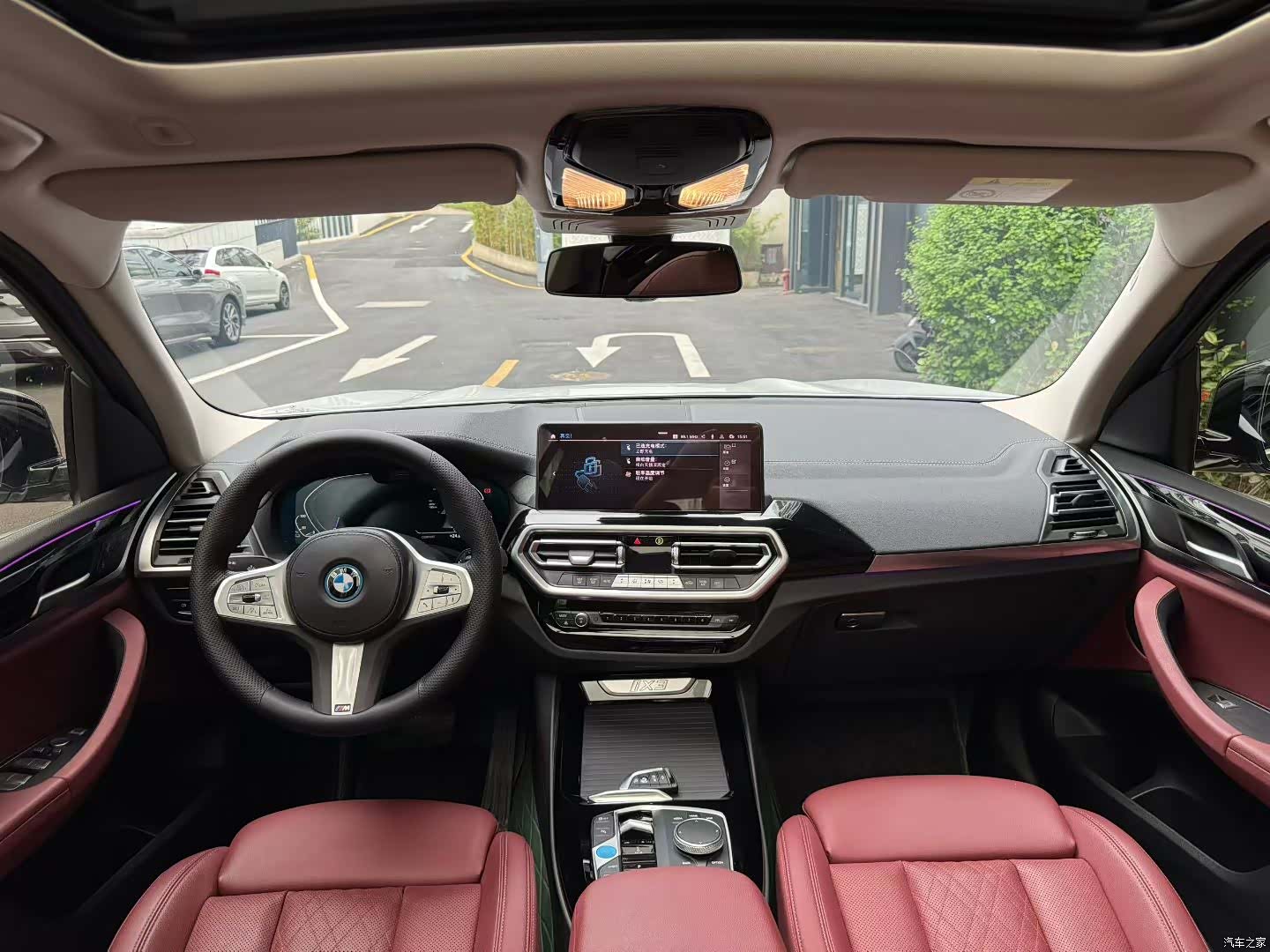 BMW iX3, 2024 все фото