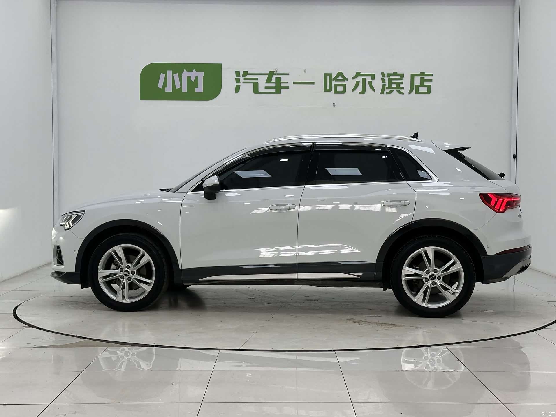 Audi Q3, 2022 все фото