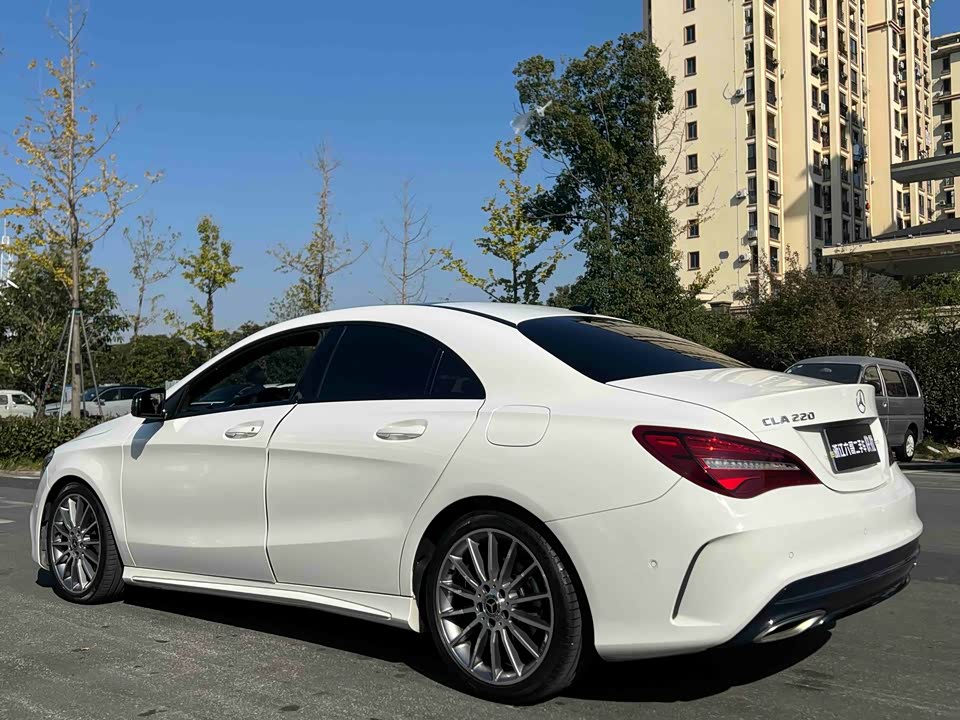 Mercedes-Benz CLA