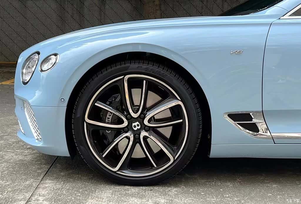 Bentley Continental GT, 2023 3