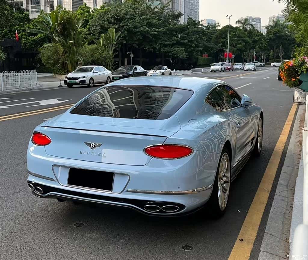 Bentley Continental GT, 2023 все фото