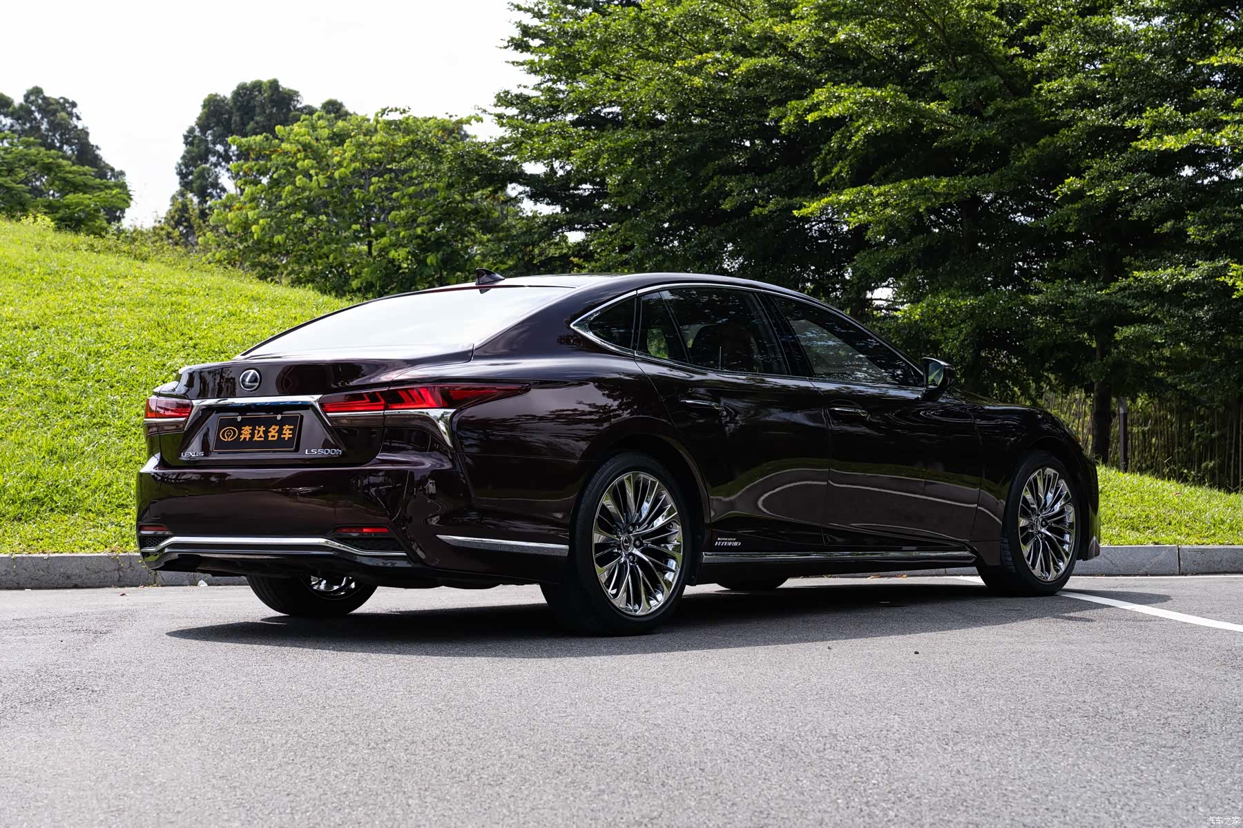 Lexus LS, 2019 3