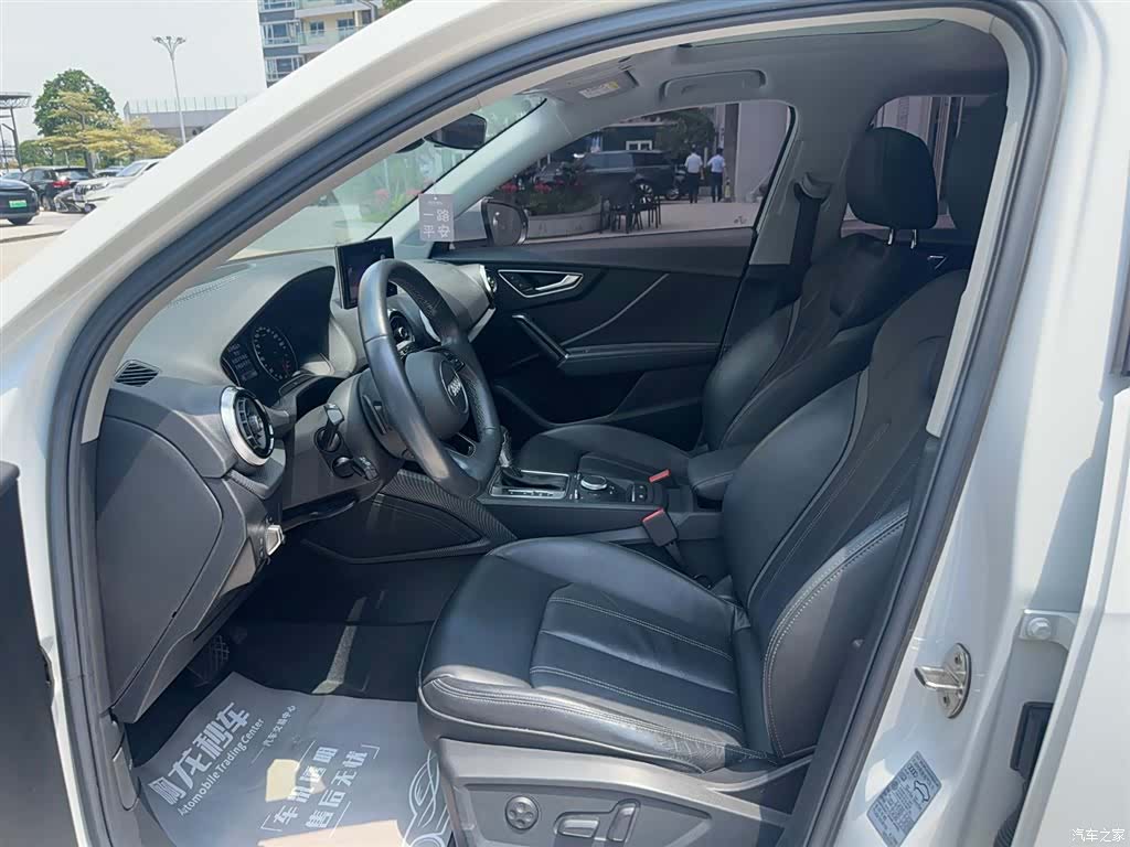 Audi Q2L, 2022 11