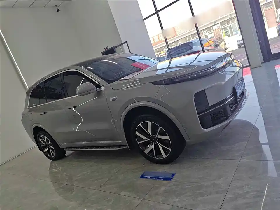 Li Auto Ideal L8