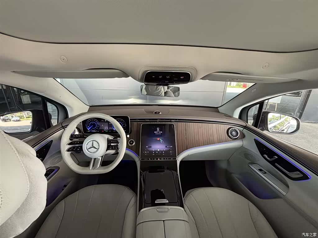Mercedes-Benz EQE, 2025 11