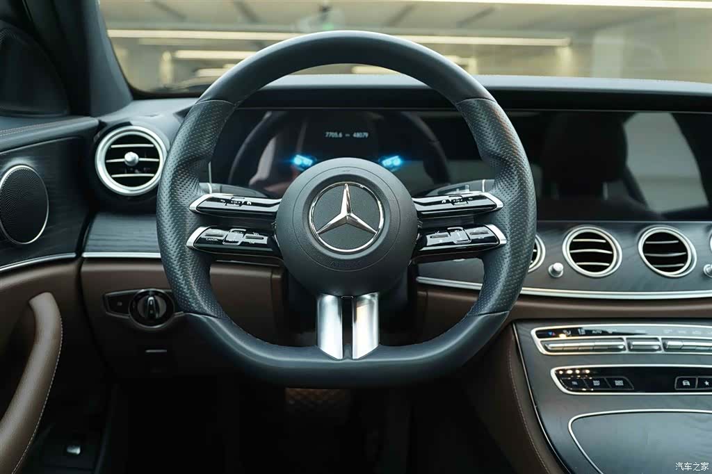 Mercedes-Benz E-Class, 2022 17